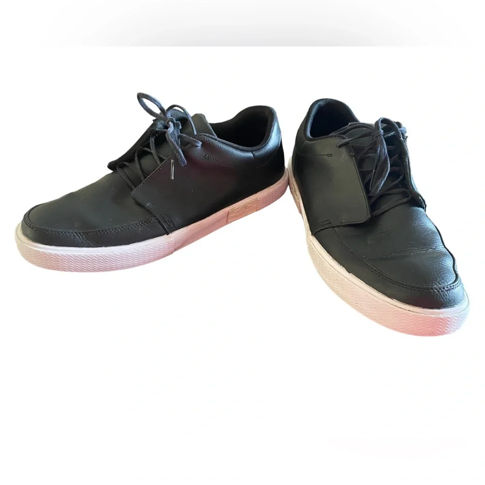 Men's Black Leather Low-Top Sneakers with Pink Sole